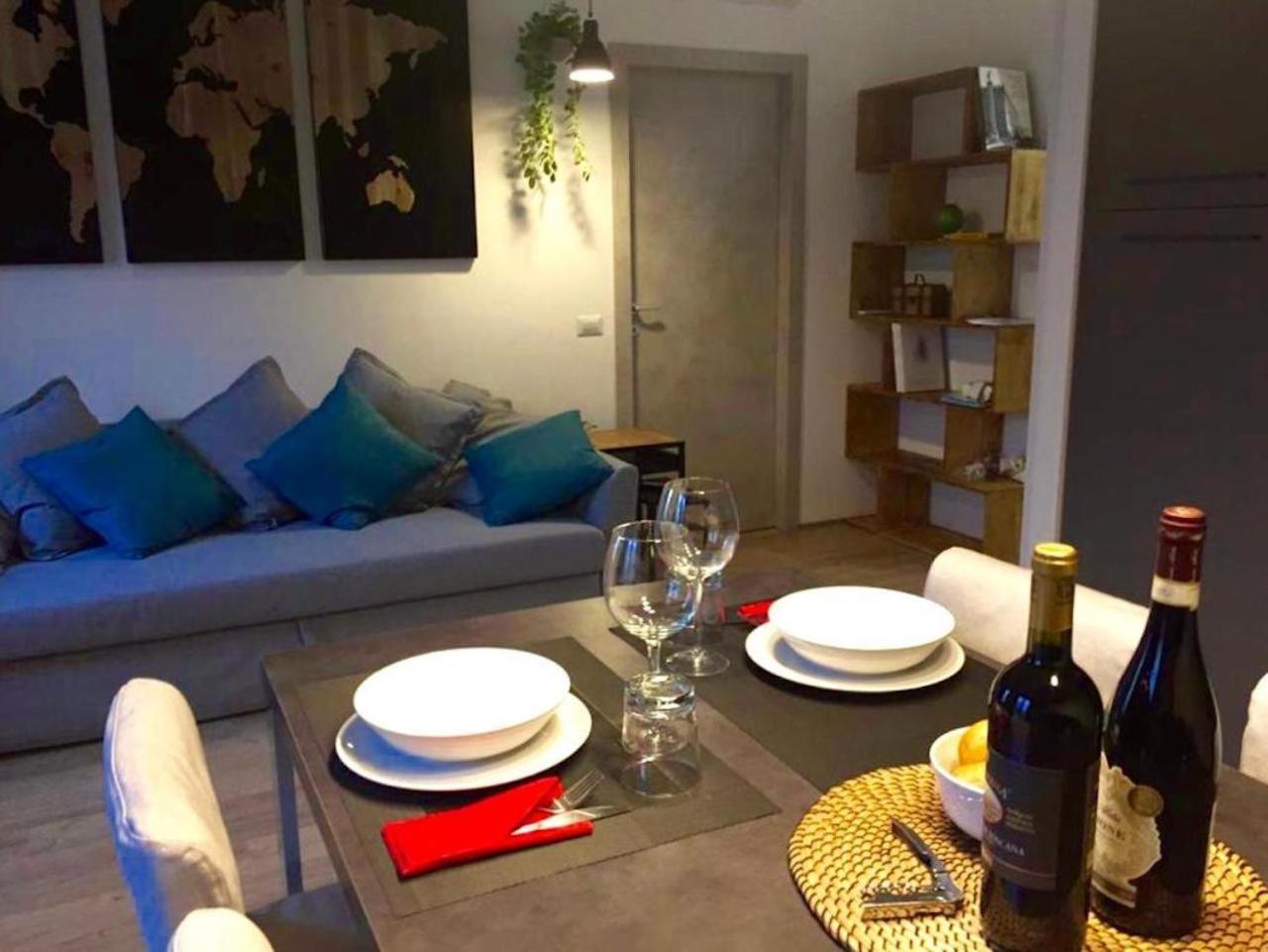 Open The Classic Wooden Shutters At A Cozy City Nest 佛罗伦萨 外观 照片